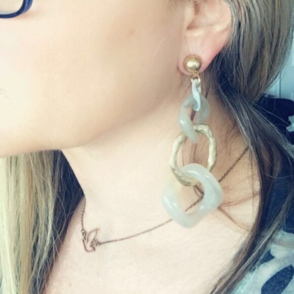 Lucite and Brushed Gold Chain Link Earrings - Picture 6 of 6